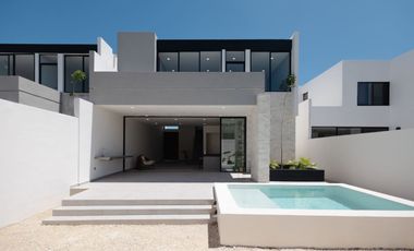 Casa en venta en Privada Morera, al norte de la Ciudad de Mérida