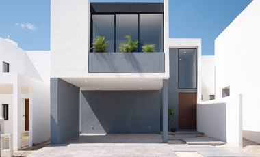 Casa en venta en Privada Morera, al norte de la Ciudad de Mérida