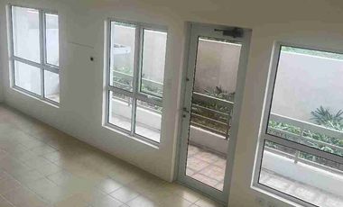 Last Unit / High-end / Penthouse with Balcony / 120sqm