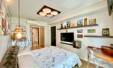 🔥  HOT DEAL ALERT! 🔥  Interior-Decorated 3-Bedroom Corner Unit now available at 📍 Two Serendra, Taguig City! 🏙️