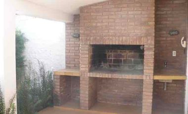 CASA en VENTA sobre Av. Recta Martinolli