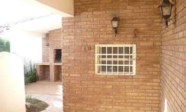 CASA en VENTA sobre Av. Recta Martinolli