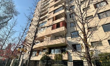 Se Vende Acogedor Depto 2dormitorio+estacionam. Metro Ñuñoa