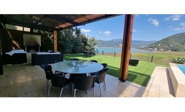 CASA EN RENTA Y VENTA CON ACCESO AL LAGO