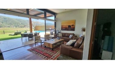 CASA EN RENTA Y VENTA CON ACCESO AL LAGO