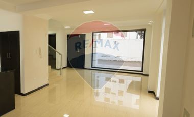 Casa en venta calle Río Puyango, sector El Retorno