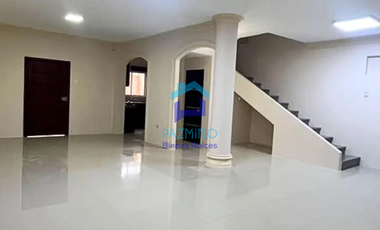 Casa en alquiler Las Crucitas - ideal para negocio o vivienda