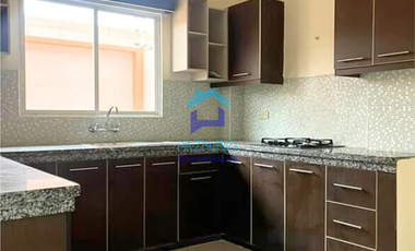 Casa en alquiler Las Crucitas - ideal para negocio o vivienda