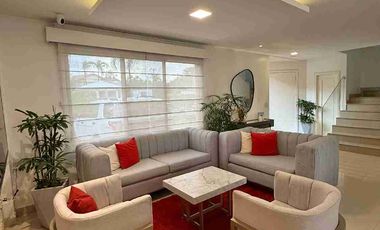 Venta de hermosa casa en Vía Samborondon Km 5, cerca a plaza Lagos.