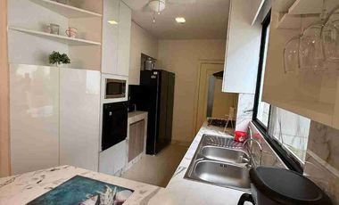 Venta de hermosa casa en Vía Samborondon Km 5, cerca a plaza Lagos.