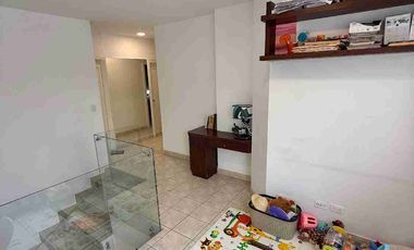 Venta de hermosa casa en Vía Samborondon Km 5, cerca a plaza Lagos.