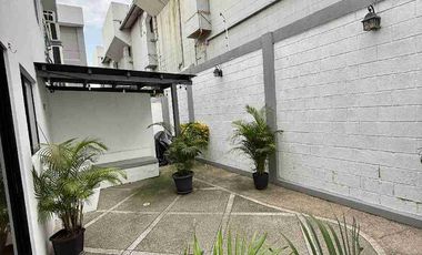 Venta de hermosa casa en Vía Samborondon Km 5, cerca a plaza Lagos.