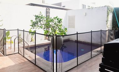 Casa en Venta en Urb. Portón del Río , Av. León Febres Cordero