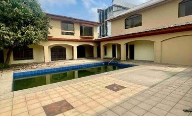 VENDO O ALQUILO 2 CASAS JUNTAS DE 2 PLANTAS EN URDESA CENTRAL