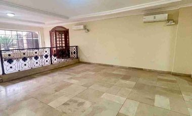 VENDO O ALQUILO 2 CASAS JUNTAS DE 2 PLANTAS EN URDESA CENTRAL