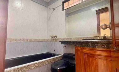 VENDO O ALQUILO 2 CASAS JUNTAS DE 2 PLANTAS EN URDESA CENTRAL