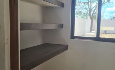CASA RESIDENCIAL EN PRIVADA ZENDERA CONKAL