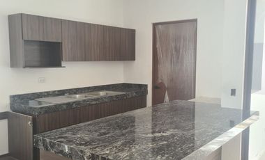 CASA RESIDENCIAL EN PRIVADA ZENDERA CONKAL