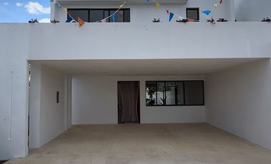 CASA RESIDENCIAL EN PRIVADA ZENDERA CONKAL