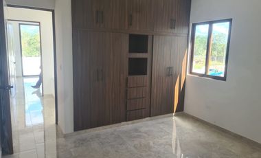 CASA RESIDENCIAL EN PRIVADA ZENDERA CONKAL
