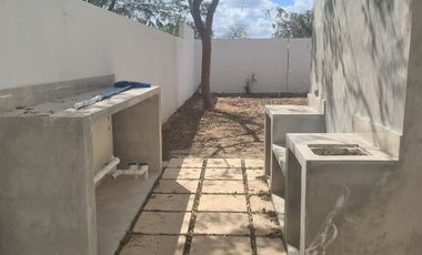 CASA RESIDENCIAL EN PRIVADA ZENDERA CONKAL