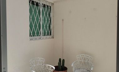 Depto remodelado en planta baja para 1 o 2 personas, a 1/2 cuadra del Circuito Juan Pablo II - El Vergel
