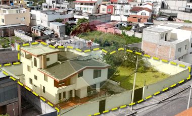 DE VENTA CASA CON TERRENO