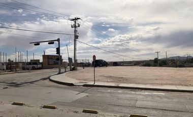 TERRENO COMERCIAL EN RENTA CALLE HENEQUÉN Y JUMANOS