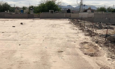 TERRENO COMERCIAL EN RENTA CALLE HENEQUÉN Y JUMANOS