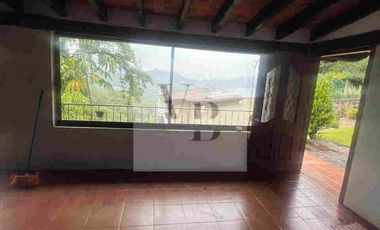 Renta de casa con Vista al lago
