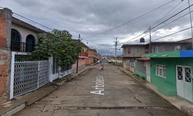 VENDO CASA EN ZACAPU MICHOACAN