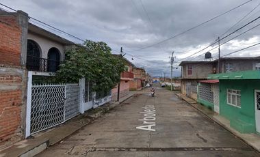 VENDO CASA EN ZACAPU MICHOACAN