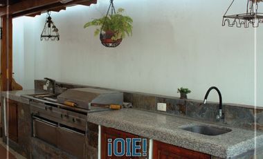 Casa de 4 dormitorios + suite privada en Urbanización Pedro Balda