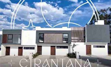 Venta de Casa de Dos Recámaras con proyecto de ampliación en planta alta y terreno adicional a un costado en coto exclusivo en Bosques tres Marias frente a ciudad salud en Morelia Michoacán.