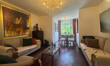 Venta de Casa en Esquina Frente a Parque – Santa Catalina, La Victoria