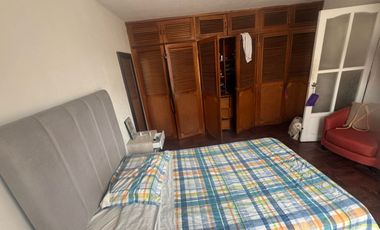 Venta de Casa en Esquina Frente a Parque – Santa Catalina, La Victoria