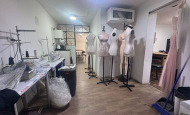 Venta de Casa en Esquina Frente a Parque – Santa Catalina, La Victoria