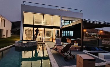 CASA DE PLAYA DE REVISTA EN VENTA