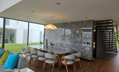 CASA DE PLAYA DE REVISTA EN VENTA