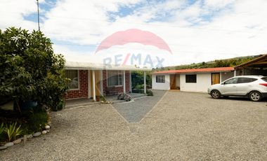 VENTA CASA DE CAMPO EN MIRA TERRENO EN PRODUCCION