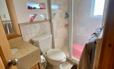 VENTA HERMOSA CASA EN CONDOMINIO FRENTE A GRAND SAN FRANCISCO, ALCANTARILLA