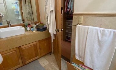 VENTA HERMOSA CASA EN CONDOMINIO FRENTE A GRAND SAN FRANCISCO, ALCANTARILLA