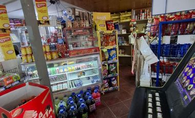 Se vende Minimarket  con patente de alcohol en Villa Carlos González