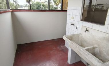 Departamento en alquiler en la Calle Buganvilla, Urbanización Valle Hermoso, Surco.