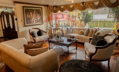 CASA DE LUJO EN VENTA SECTOR CENTRO DE IBARRA