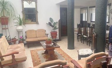 Casa en venta en el centro histórico de Cuenca, NO Inventariada, Cuenca - Ec
