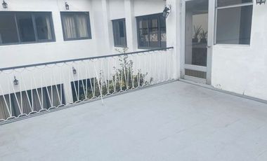 Casa en venta en el centro histórico de Cuenca, NO Inventariada, Cuenca - Ec