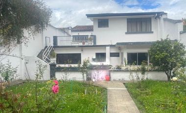 Casa en venta en el centro histórico de Cuenca, NO Inventariada, Cuenca - Ec