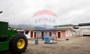 CASA Y TERRENO EN VENTA SECTOR ADUANA-YAHUARCOCHA
