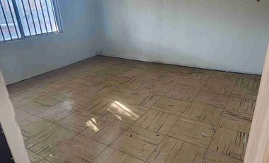 SE VENDE CASA CON GRAN ESPACIO